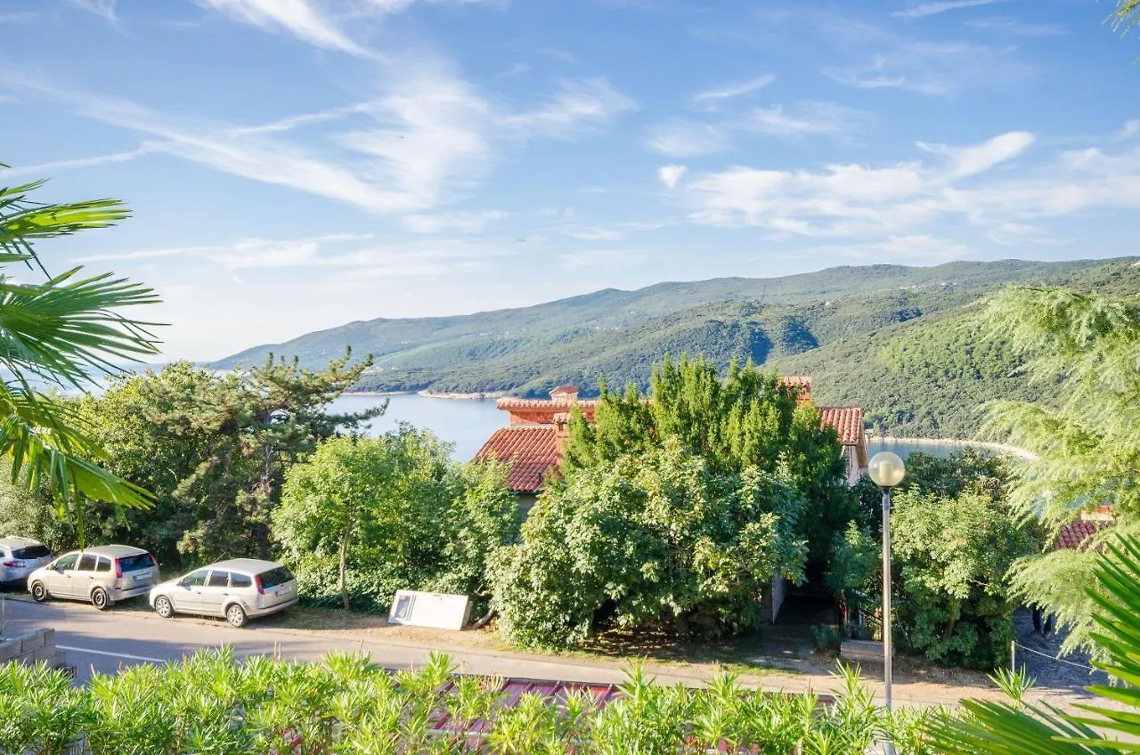 Apartments Slavica Rabac 0*,