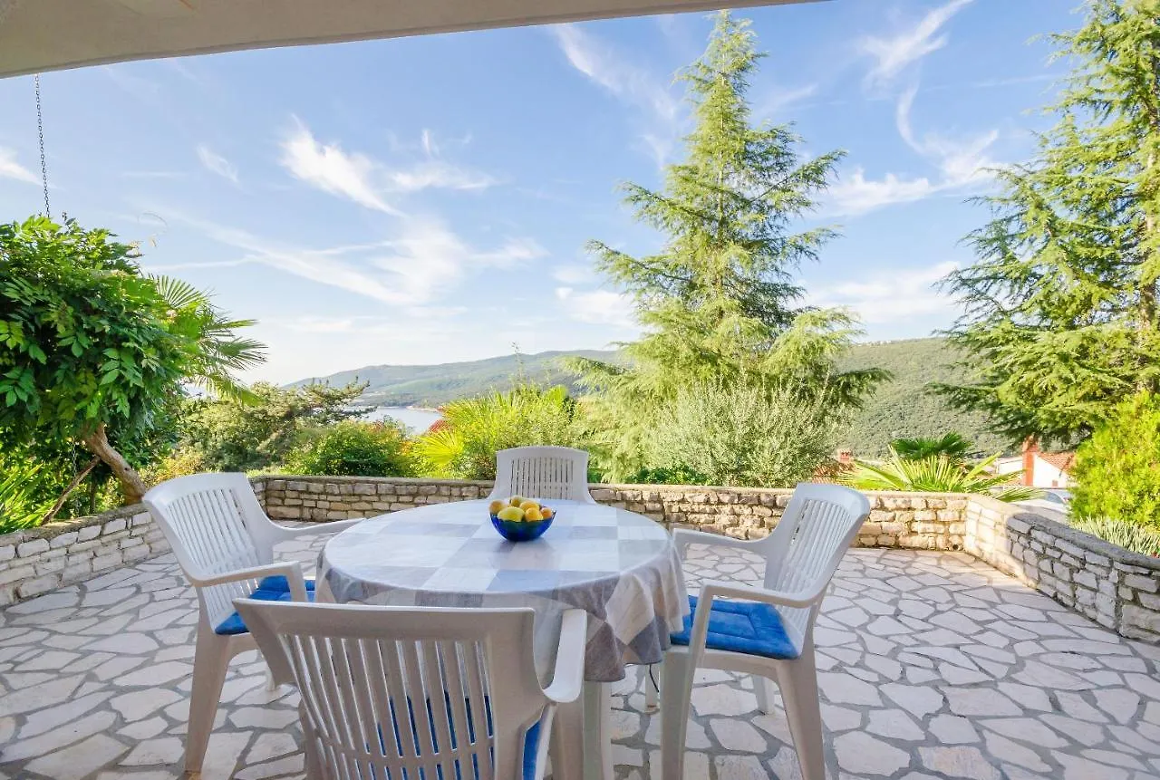 Apartments Slavica Rabac 0*,  Kroatien