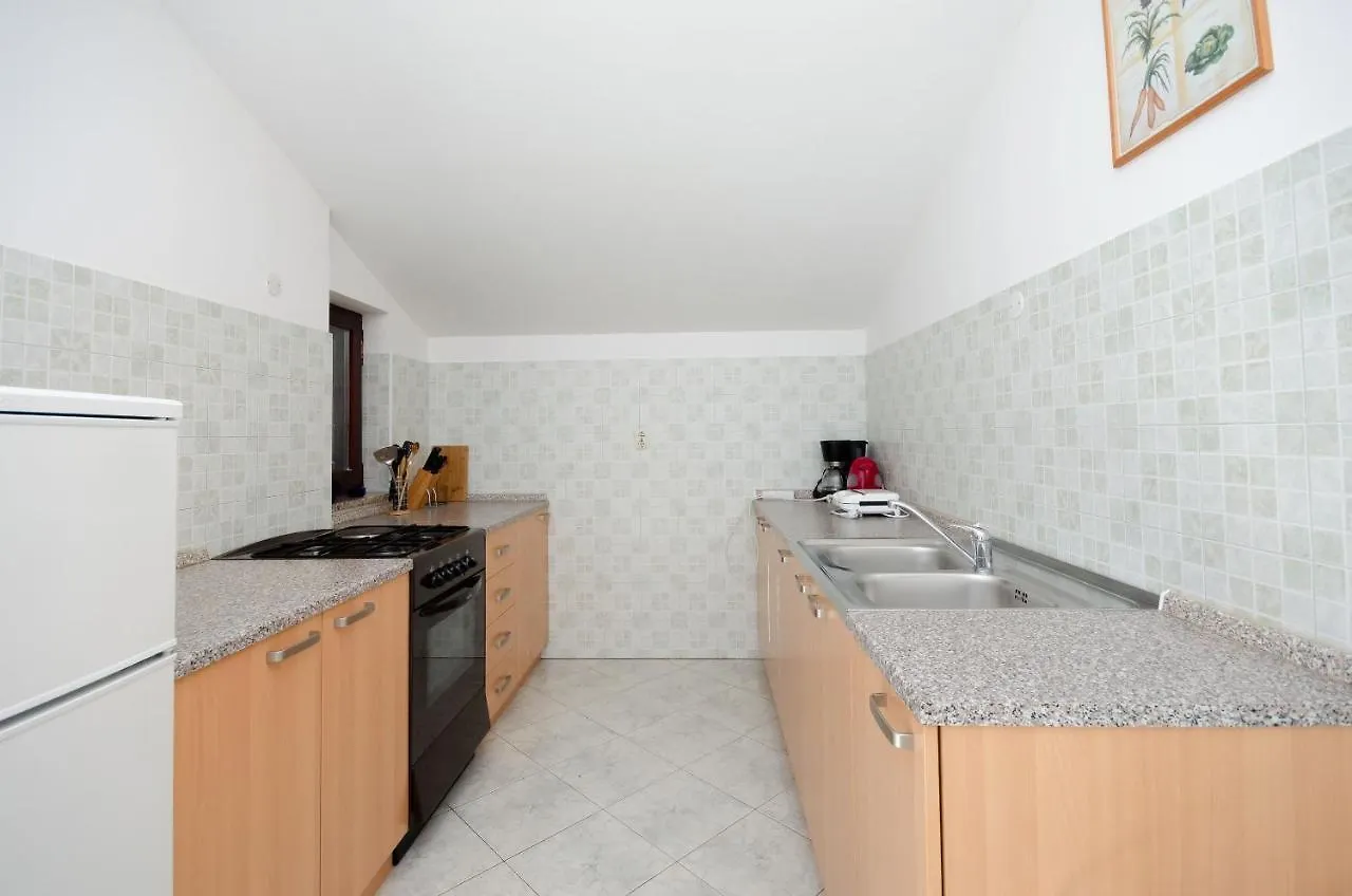 Apartments Slavica Rabac 0*,